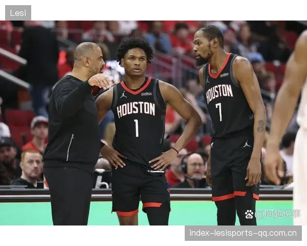 NBA团队战术配合如教科书，揭秘篮球竞技的黄金法则